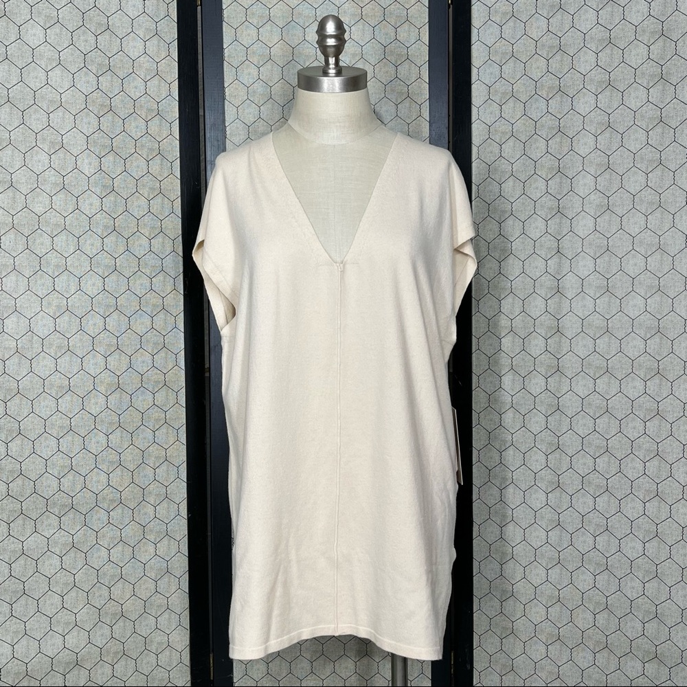 12th Tribe Style For The Global Soul RemixMess Sleeveless V-Neck Sweater